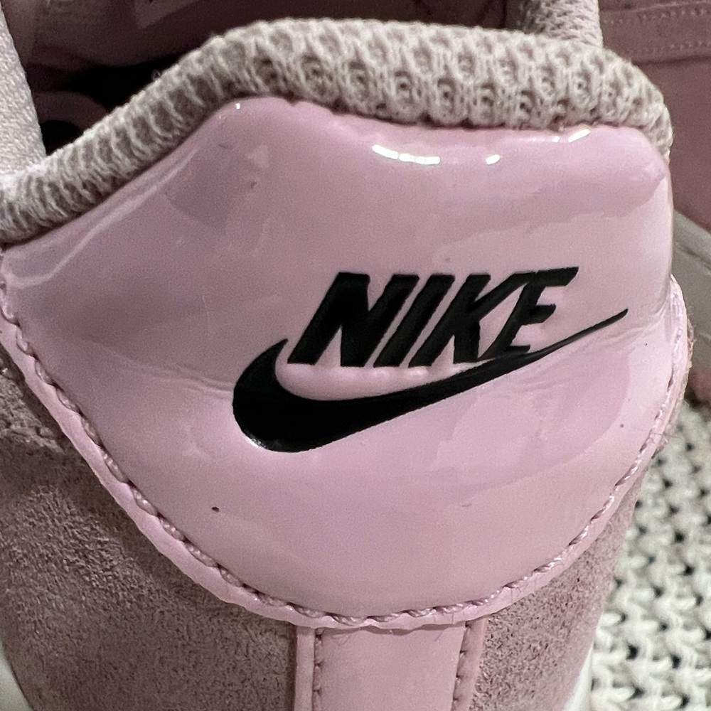 Nike Pink Air Force 1 Low Limited Edition - Picture 3 of 13